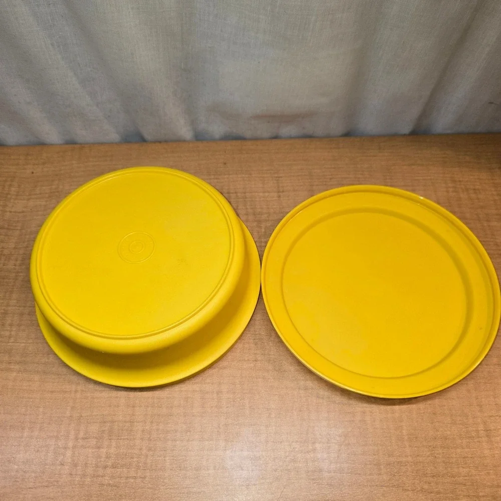 Vintage Tupperware‎ 1207 Yellow Bowl Container with Lid